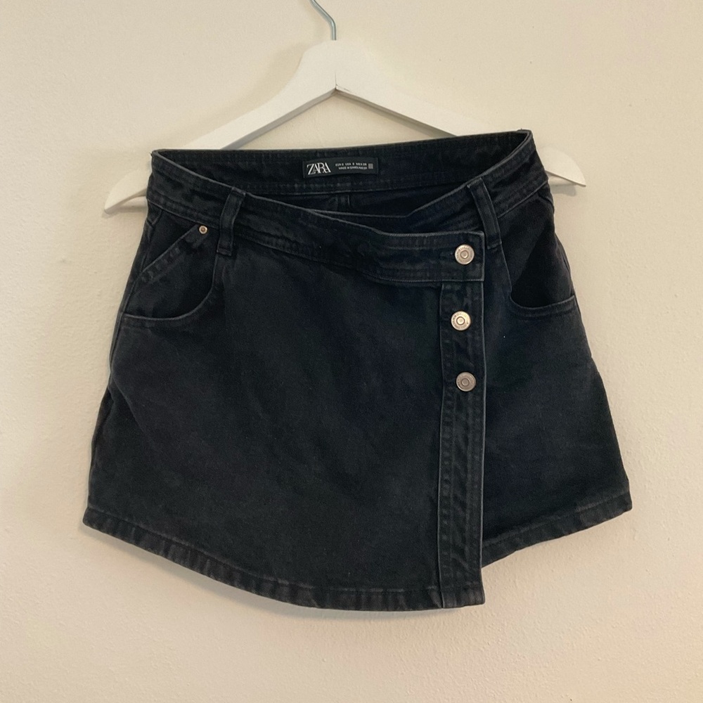 Zara Black denim skort